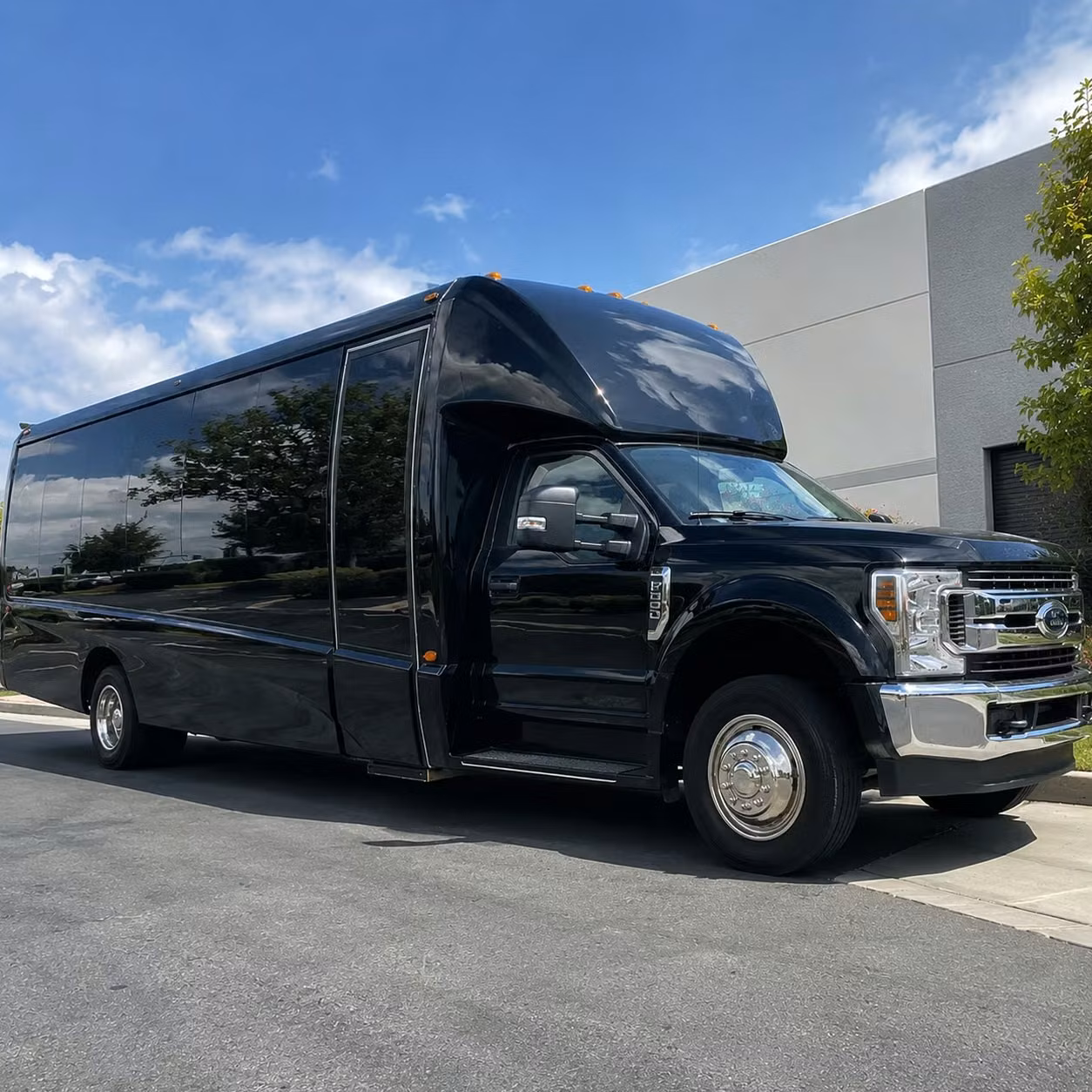 new braunfels concert bus rentals
